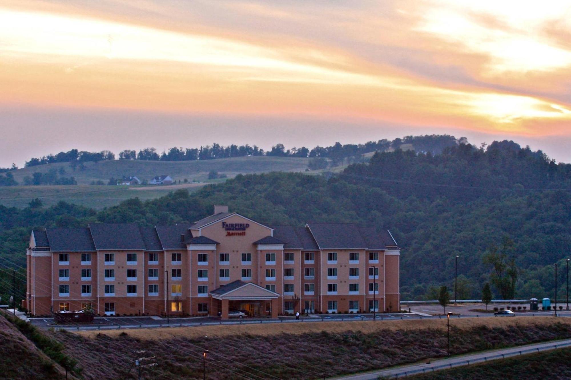 Fairfield Inn By Marriott Morgantown Exterior photo
